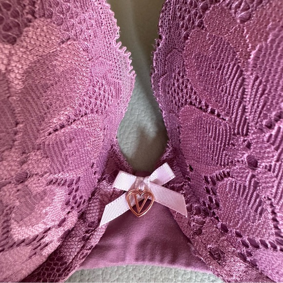 Victoria’s Secret Push-Up Bra | Size 32 C - Picture 4 of 4